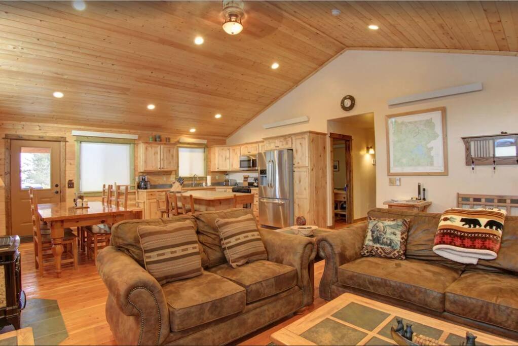 Fox Den Lodge West Yellowstone Esterno foto