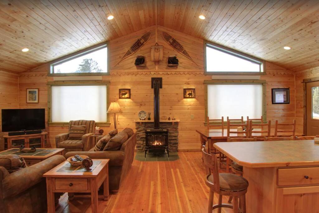 Fox Den Lodge West Yellowstone Esterno foto