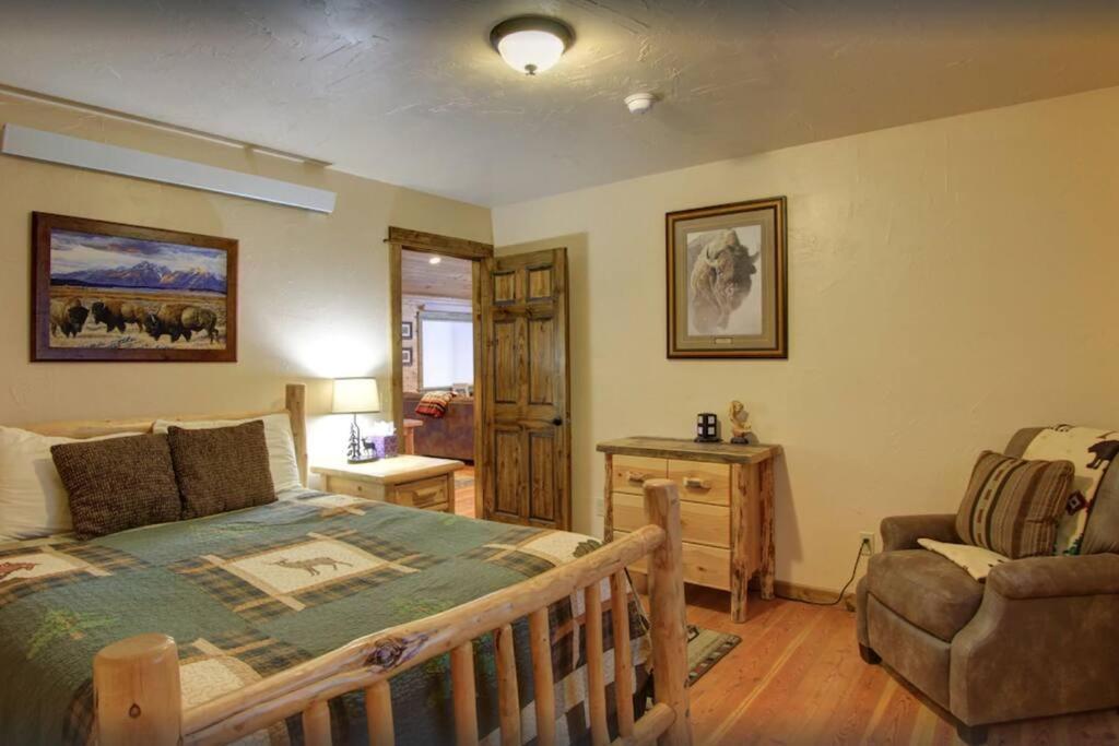 Fox Den Lodge West Yellowstone Esterno foto
